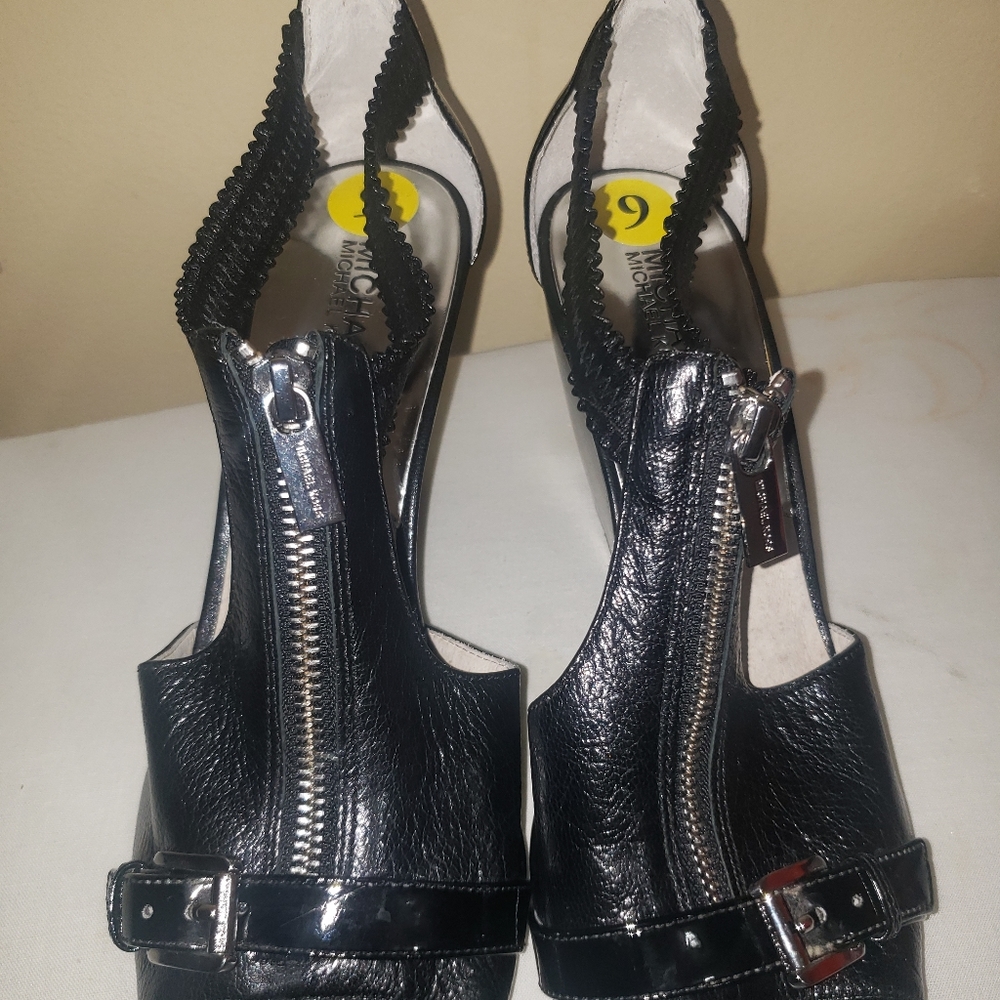 Shoe
